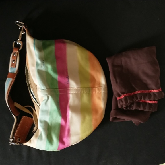 Coach - Picture 2 of 8